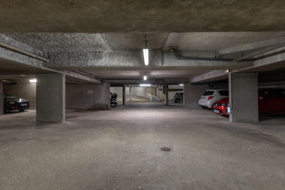 Vignette parking RER Fontenay aux Roses - place du Château Sainte-Barbe