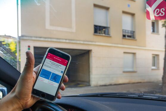 Vignette parking Le Pont du Routoir - rue Eugénie Grandet - Guyancourt