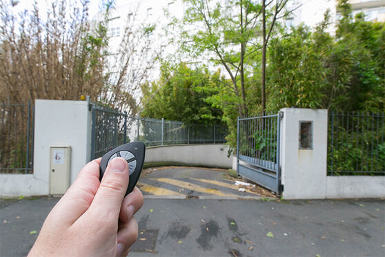 Vignette parking Tramway Hôpital Delafontaine - rue Albert Einstein - Saint Denis