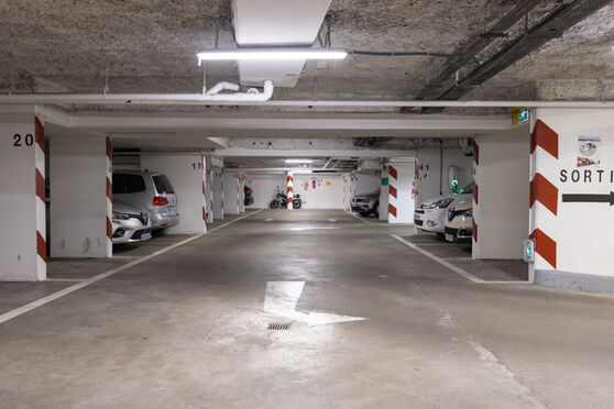 Vignette parking Bercy Village - UGC Ciné Cité Bercy - Paris