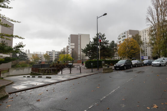 Vignette parking RER Val-de-Fontenay - rue Maximilien Robespierre - Fontenay sous Bois 2