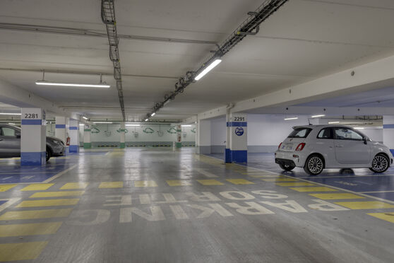 Vignette parking Tramway Jacqueline Auriol - rue d'Estienne d'Orves - Colombes