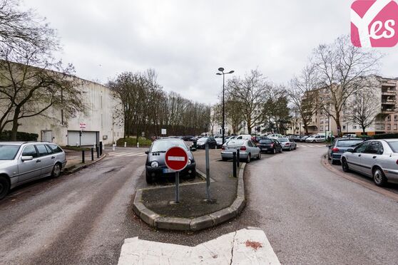Vignette parking UGC & Théâtre de Saint-Quentin-en-Yvelines - Montigny le Bretonneux