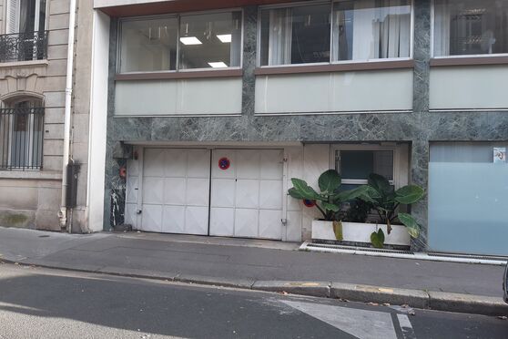 Vignette parking Métro Monceau - rue de Chazelles - Paris 17