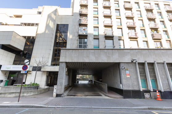 Vignette parking Métro Pont de Neuilly (Avenue de Madrid) - Charly scoot - rue du Pont - Neuilly sur Seine
