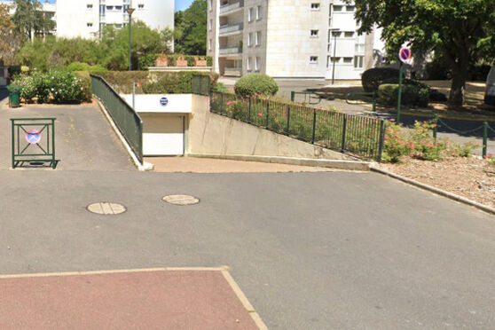Vignette parking 11 rue du Loup Pendu - Le Plessis Robinson