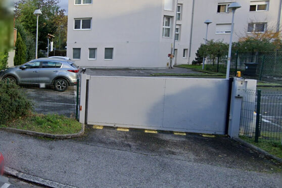 Vignette parking Médiathèque La Prairie - avenue Lucien Boschetti - Annecy