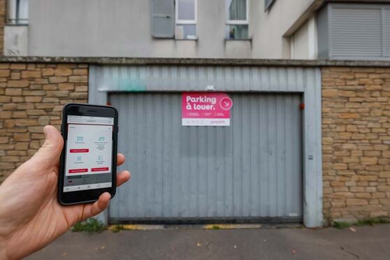 Vignette parking Médiathèque John Lennon - rue du 17 Octobre 1961, 93120 la Courneuve