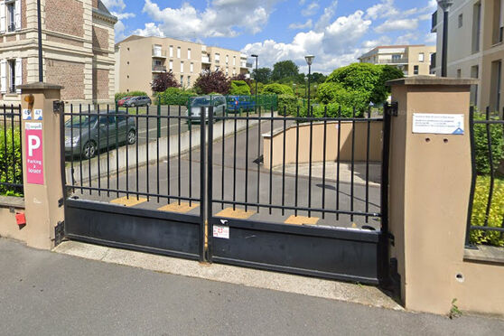 Vignette parking Espace de jeux pour enfants - rue Jean Camus - Gonesse