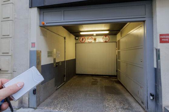 Vignette parking 13-15 rue de Calais - Paris