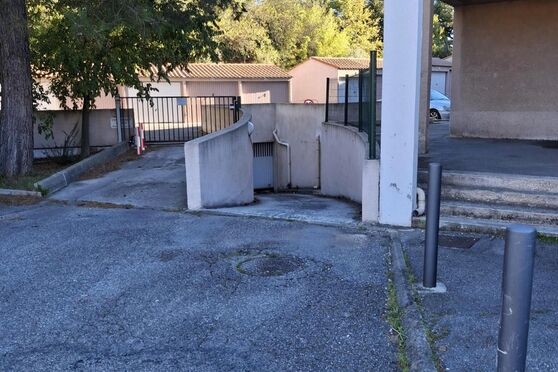 Vignette parking Centre de santé Filieris - 13850 Gréasque