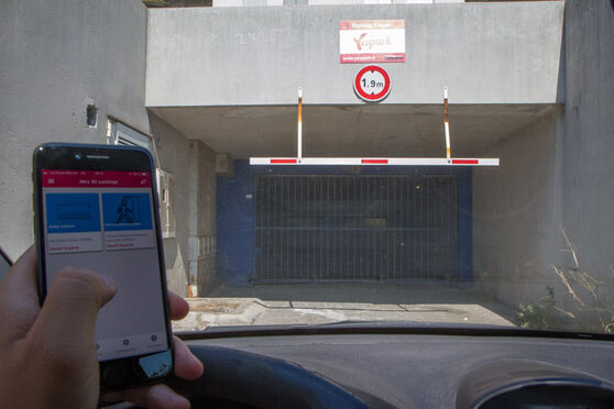 Vignette parking Centre commercial Grand Vitrolles