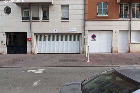 Vignette parking Montrouge - Cimetière de Bagneux - Stade Jean Lezer