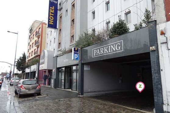 Vignette parking Le Bourget - Eglise du Bourget - Kyriad