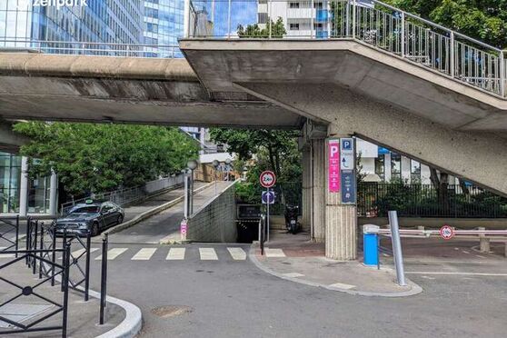Vignette parking Courbevoie - Esplanade de la Défense - Pont de Neuilly