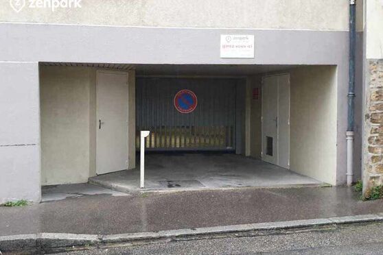 Vignette parking Lyon - Le Bourg - Saint Rambert