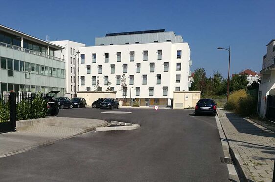 Vignette parking Bussy-Saint-Georges - Gare de Bussy-Saint-Georges - Souvenir Français