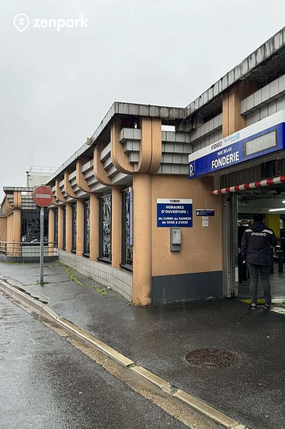 Vignette parking Conflans-Sainte-Honorine - Gare de Conflans Sainte Honorine - place Auguste Romagné