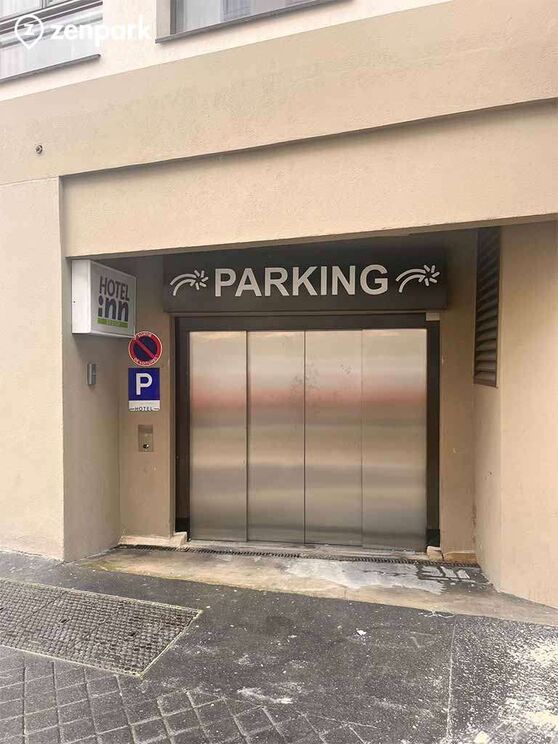 Vignette parking Paris - place d'Italie - Mairie du 13