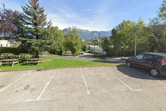 Vignette parking Annecy - Cran-Gevrier - Première Classe