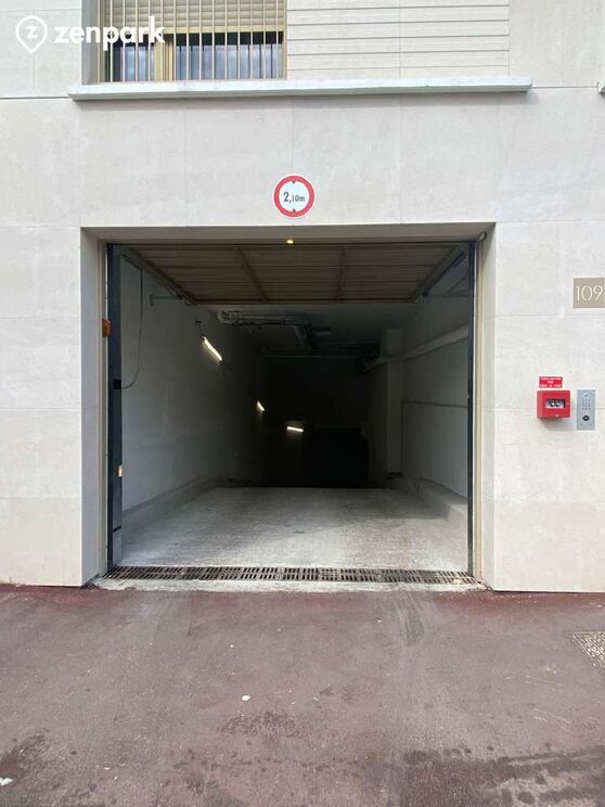 Vignette parking Clichy - Mairie de Clichy - rue d'Estienne d'Orves