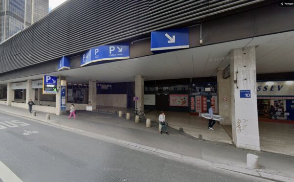 Vignette parking 10 rue du Départ