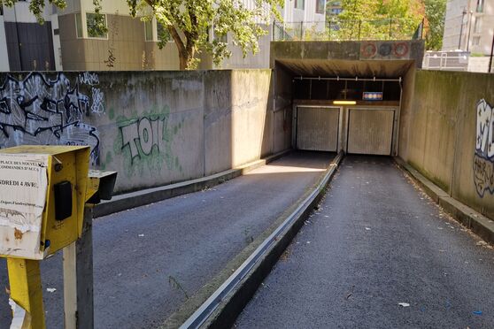 Vignette parking Métro Riquet - rue Mathis - Paris 19