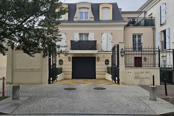 Vignette parking Lac de Serris - rue des Scandinaves