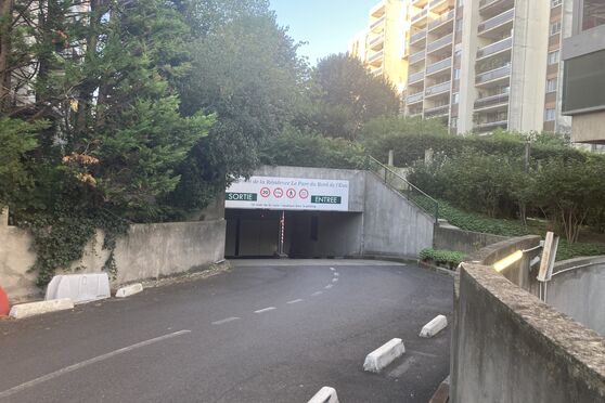 Vignette parking Parc du 19 mars 1962 - rue delizy - Pantin