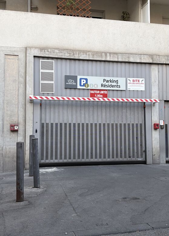 Vignette parking 412 boulevard National