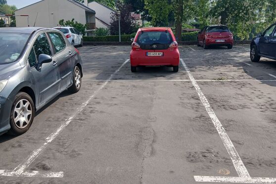 Vignette parking 90 avenue du Général de Gaulle - L'Isle-Adam