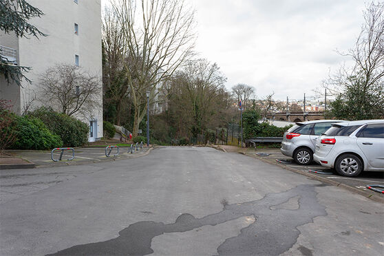 Vignette parking Lycée Eugène Ionesco - chemin des Montquartiers - Issy les Moulineaux