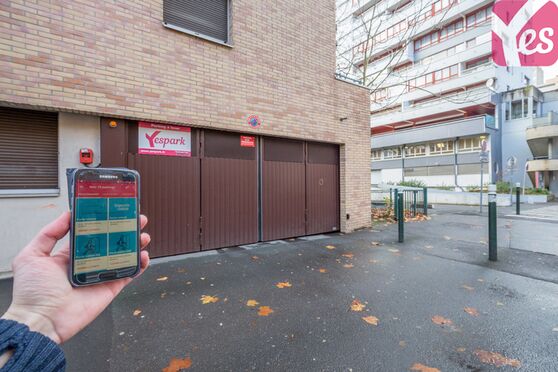 Vignette parking RER Nanterre-Préfecture - rue Salvador Allende