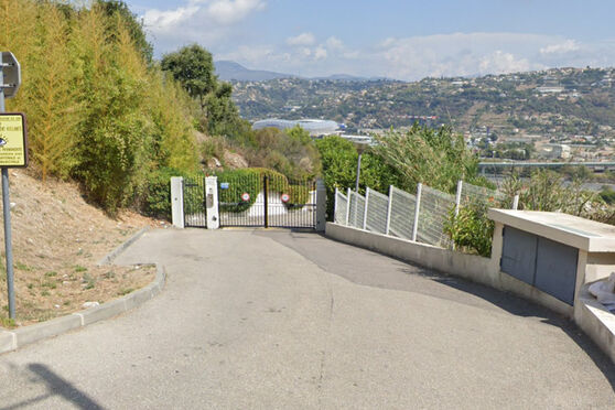 Vignette parking 1004, moyenne corniche pugets - Saint Laurent du Var