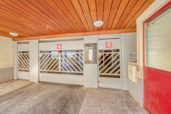 Vignette parking Place Séverine - Nîmes