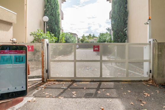 Vignette parking Allée Anne Franck - Nîmes