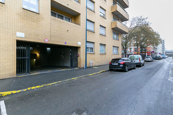 Vignette parking Métro Aubervilliers-Pantin Quatre Chemins - rue Berthier