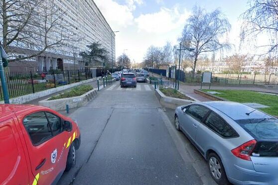 Vignette parking Métro Les Courtilles - avenue Lénine - Gennevilliers