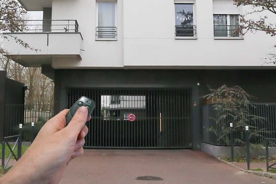 Vignette parking École de Biologie Industrielle - avenue Des Genottes - Cergy