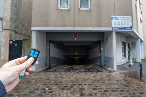 Vignette parking École maternelle Pablo Picasso - rue Carnot - Montreuil