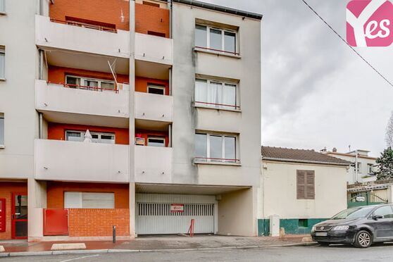 Vignette parking Métro Garibaldi - rue Louis Blanc - Saint Ouen