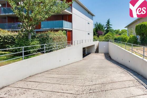 Vignette parking Collège Émile Zola - Le Haillan