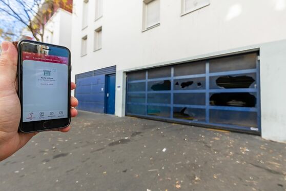 Vignette parking Tramway Carriet - rue Jacques Thibaud - Lormont