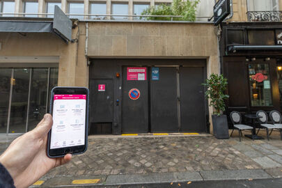 Parking Métro George V - rue Quentin Bauchart - Paris 8