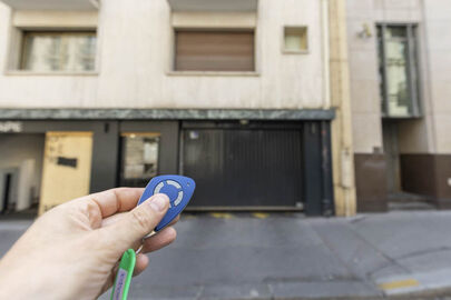 Parking Métro George V - Paris