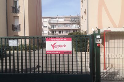 Parking Le Village - La Garde