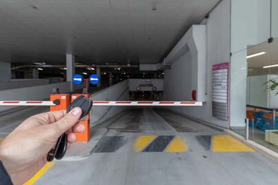 Parking Métro Esplanade de La Défense - rue Bellini - Puteaux