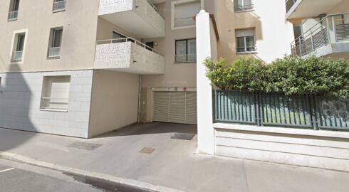 Parking 82 rue des Charmettes - Lyon