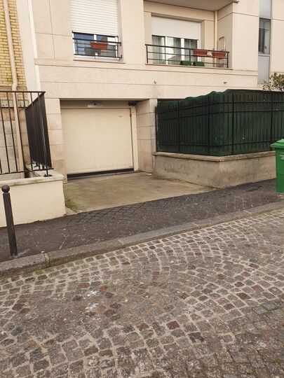 Parking 30 rue Calmels Prolongée - Paris