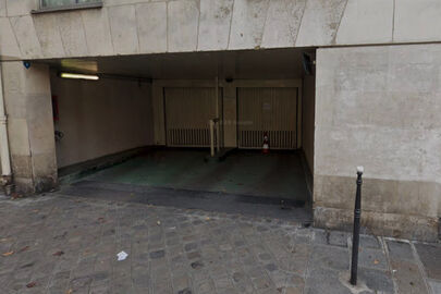 Parking 16 rue du Parc Royal - Paris